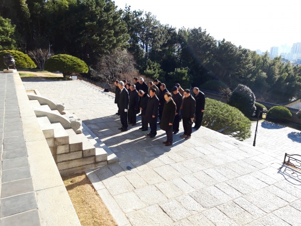 e820f4edf5abe4bfd0cc7a9915c4c58d_1546819